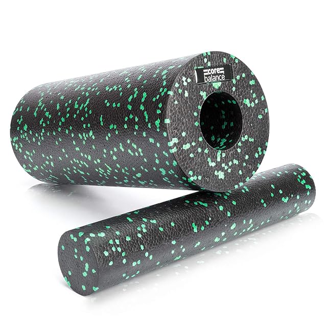 Rouleau de massage Core Balance 2 en 1 avec son noyau intérieur amovible posé à côté