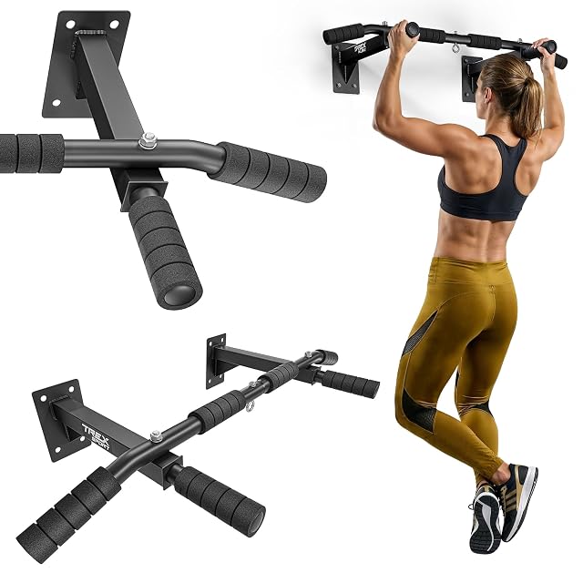 Barre de traction murale multiprise TREX SPORT TX-030PB avec un œillet pour sac de frappe