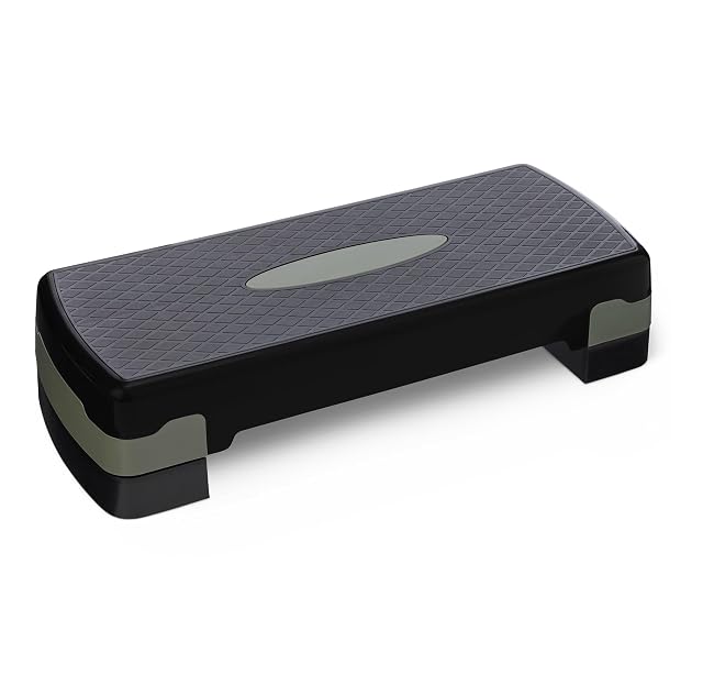 Planche de step aérobic réglable Amazon Basics noire et grise avec cales empilables