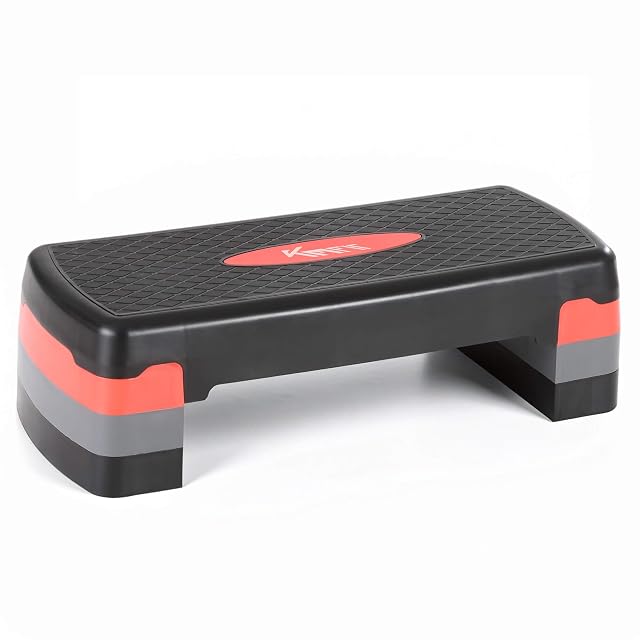 Planche de step KM-Fit avec picots antidérapants et trois cales amovibles
